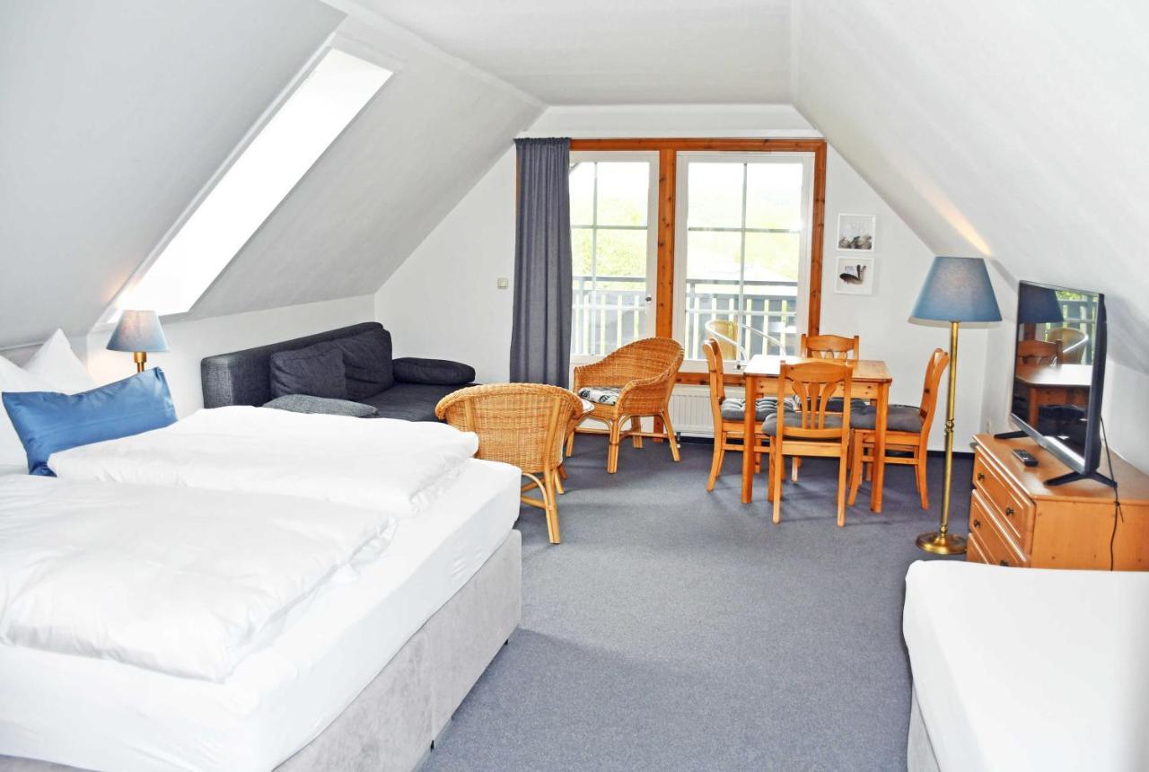 Hotel Inselglueck - Restaurant & Cafe Lohme Room photo