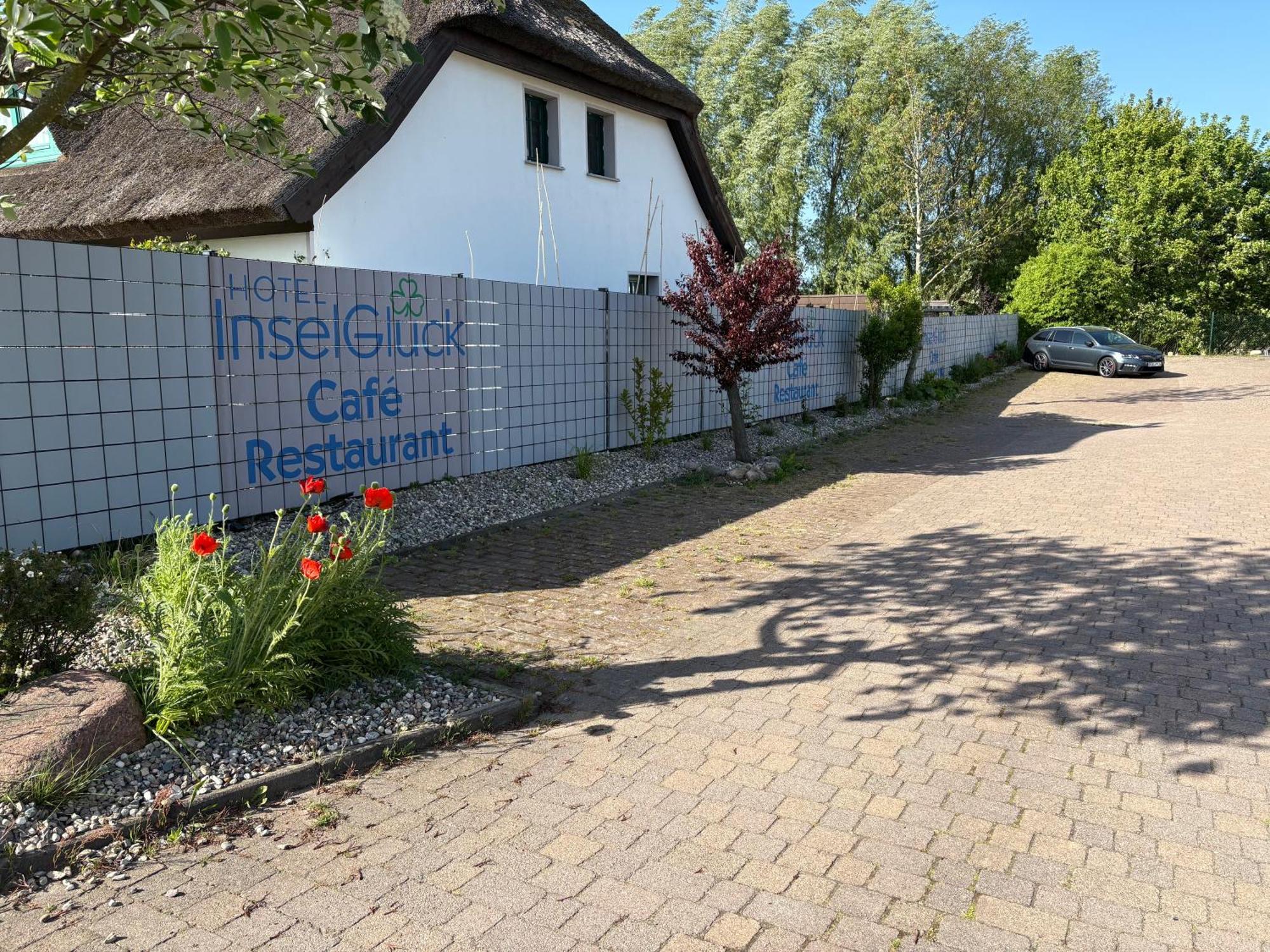 Hotel Inselglueck - Restaurant & Cafe Lohme Exterior photo